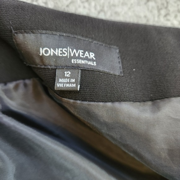 Jones Wear Essentials‎ Skirt - Woman's Size 12 - Black - Picture 7 of 7